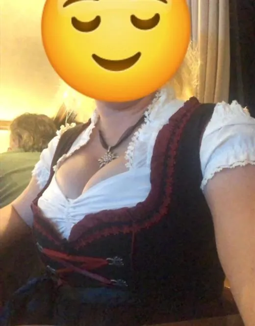 Asuamah, escort in France - 12396