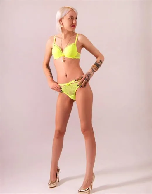 Escort Athitiya, France - 13574