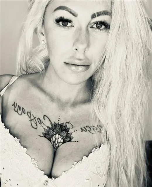 Escort Model Baasangerel, Germany - 5766