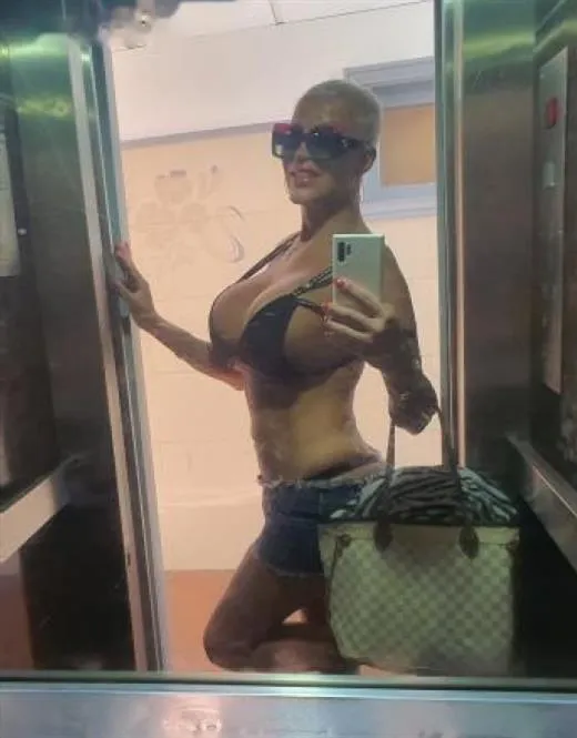 Escort Model Ehmet, Malaysia - 4489