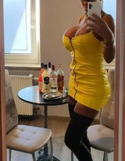 Escort Model Ehmet, Malaysia - 9885