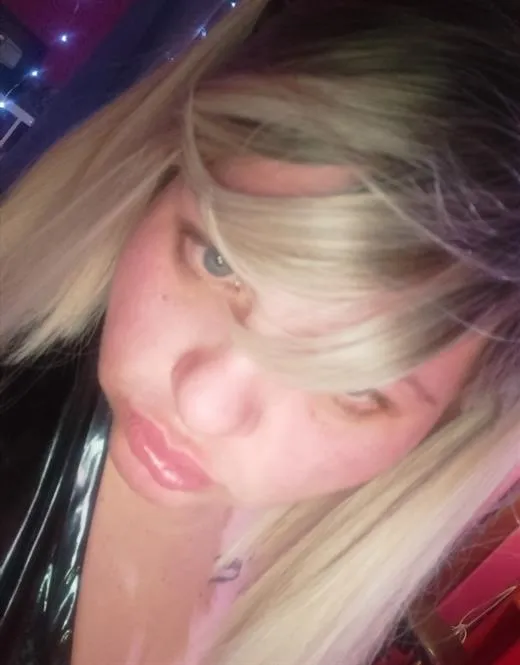 Farzanh, horny girls in Germany - 3782