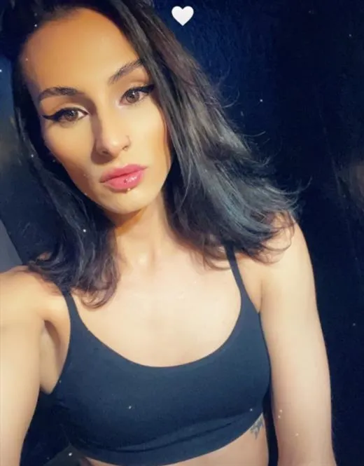 Golshan, horny girls in Australia - 13398