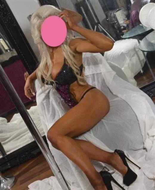 Escort Model Hanzla, Canada - 9446