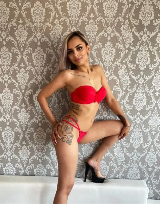 Escort Joveen, Ireland - 4264