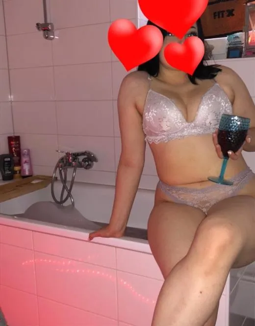 Escort Manuelle, Netherlands - 2730