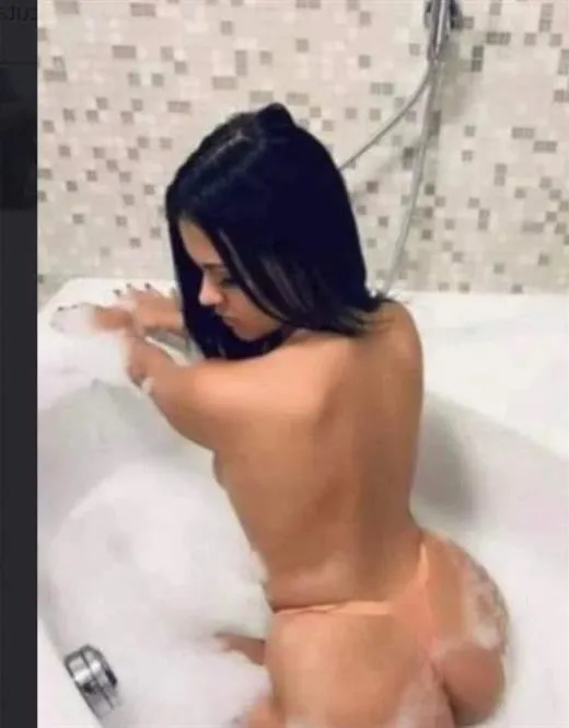 Escort Model Mekke, Netherlands - 7326