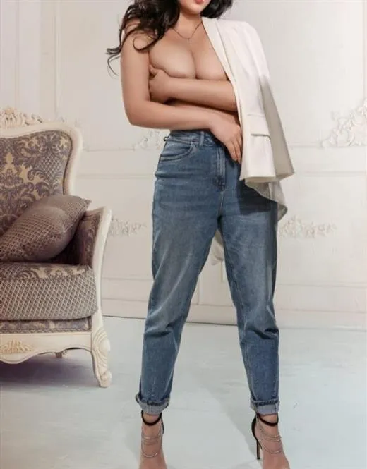 Escort Model Minelia, Austria - 5606