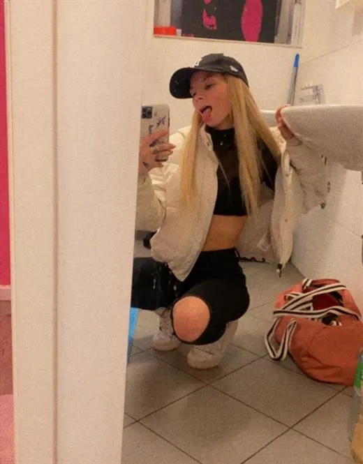 Phattharasai, horny girls in Sweden - 14016
