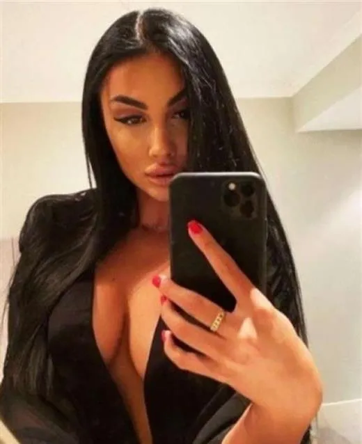 Escort Model Porraya, Ireland - 8528