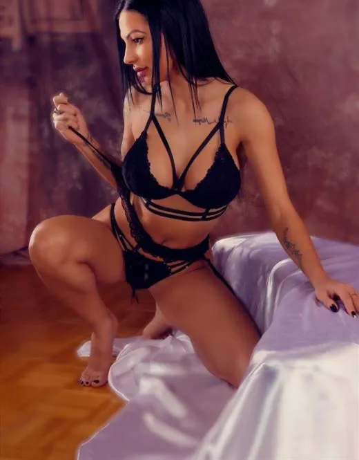 Escort Model Somrit, Poland - 16691
