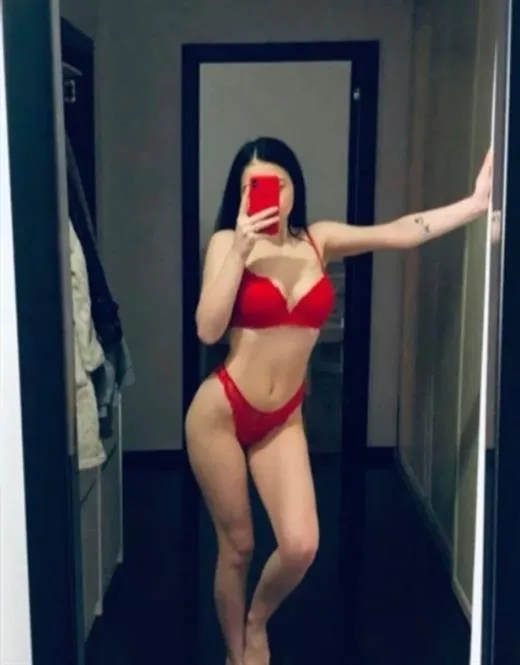 Escort Model Tiny Tease, Italy - 3764