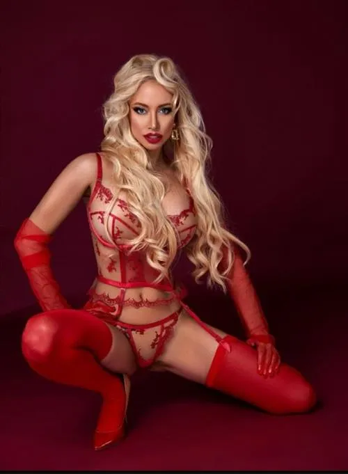 Hilda Lena escort