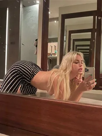 Binh Loi escort
