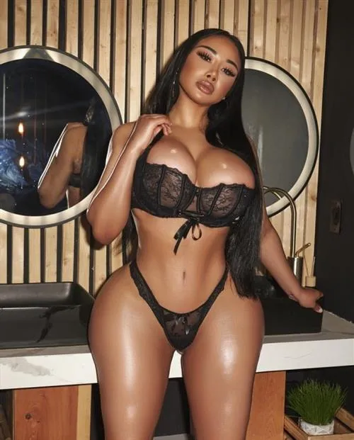 Qaro escort
